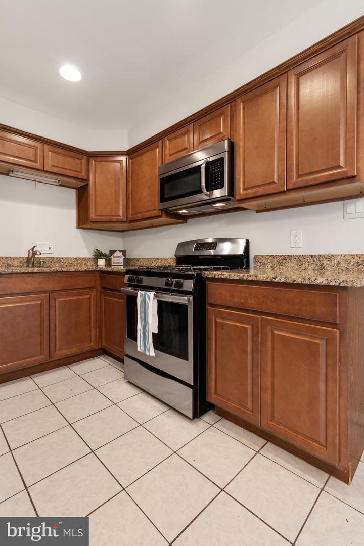 110 E CORNELL DR, STERLING, Virginia 20164, 2 Bedrooms Bedrooms, ,1 BathroomBathrooms,Residential,For sale,110 E CORNELL DR,VALO2102104 MLS # VALO2102104