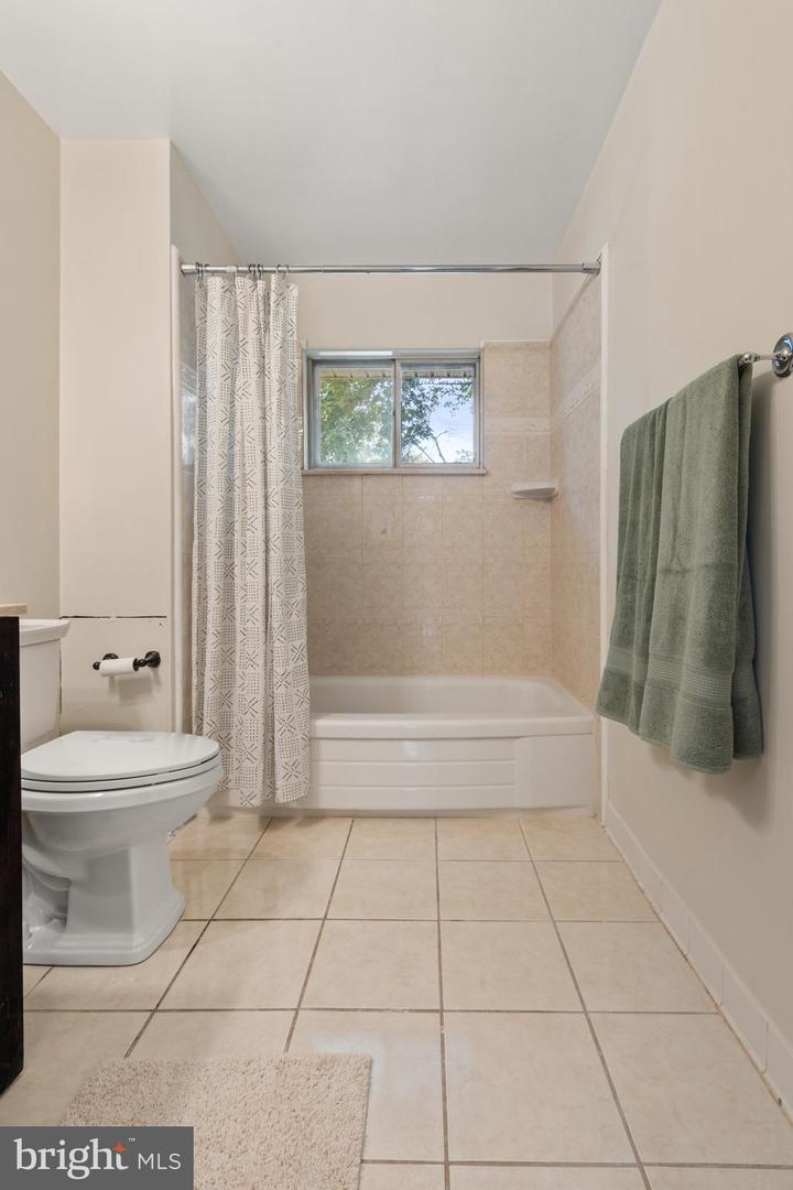 110 E CORNELL DR, STERLING, Virginia 20164, 2 Bedrooms Bedrooms, ,1 BathroomBathrooms,Residential,For sale,110 E CORNELL DR,VALO2102104 MLS # VALO2102104