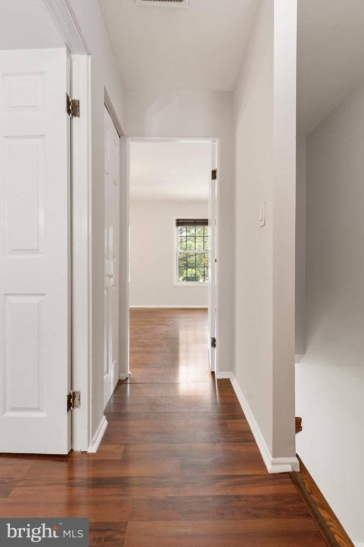 110 E CORNELL DR, STERLING, Virginia 20164, 2 Bedrooms Bedrooms, ,1 BathroomBathrooms,Residential,For sale,110 E CORNELL DR,VALO2102104 MLS # VALO2102104