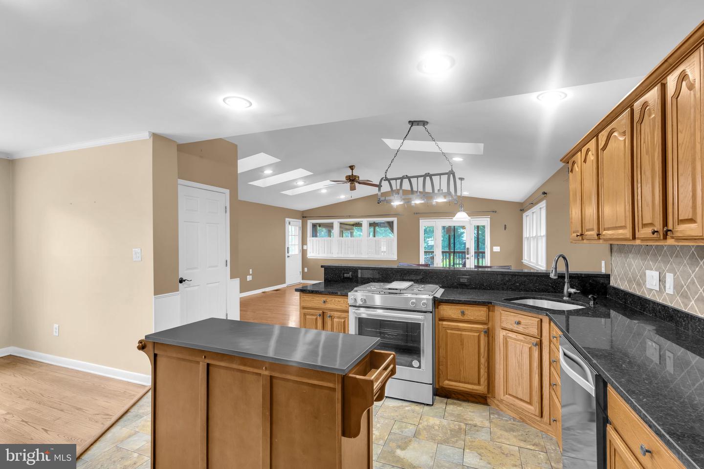 7016 UTICA ST, SPRINGFIELD, Virginia 22150, 4 Bedrooms Bedrooms, ,2 BathroomsBathrooms,Residential,For sale,7016 UTICA ST,VAFX2254862 MLS # VAFX2254862
