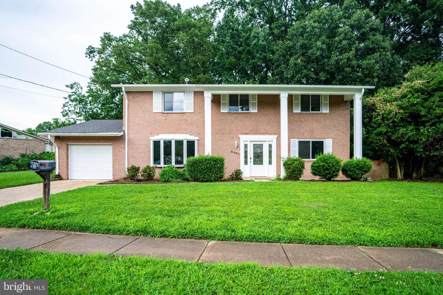 6907 BARNACK DR, SPRINGFIELD, Virginia 22152, 4 Bedrooms Bedrooms, ,2 BathroomsBathrooms,Residential,For sale,6907 BARNACK DR,VAFX2255552 MLS # VAFX2255552
