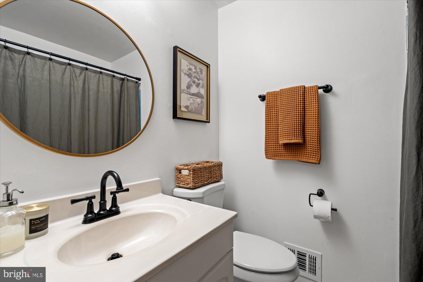 1637 KENWOOD AVE, ALEXANDRIA, Virginia 22302, 3 Bedrooms Bedrooms, ,2 BathroomsBathrooms,Residential,For sale,1637 KENWOOD AVE,VAAX2047412 MLS # VAAX2047412