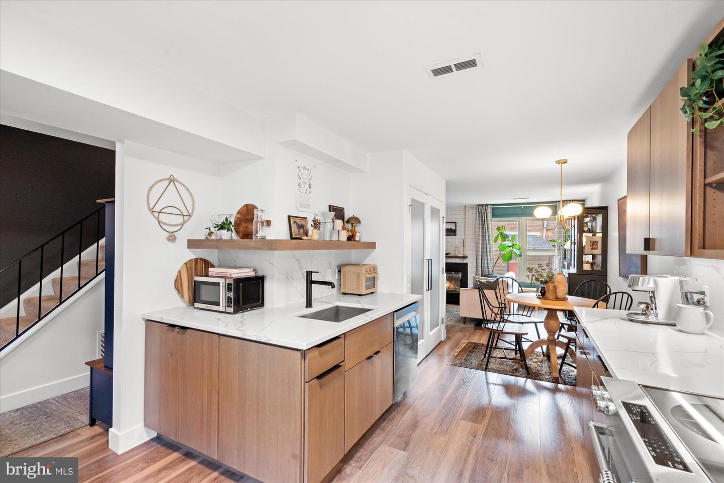 1637 KENWOOD AVE, ALEXANDRIA, Virginia 22302, 3 Bedrooms Bedrooms, ,2 BathroomsBathrooms,Residential,For sale,1637 KENWOOD AVE,VAAX2047412 MLS # VAAX2047412