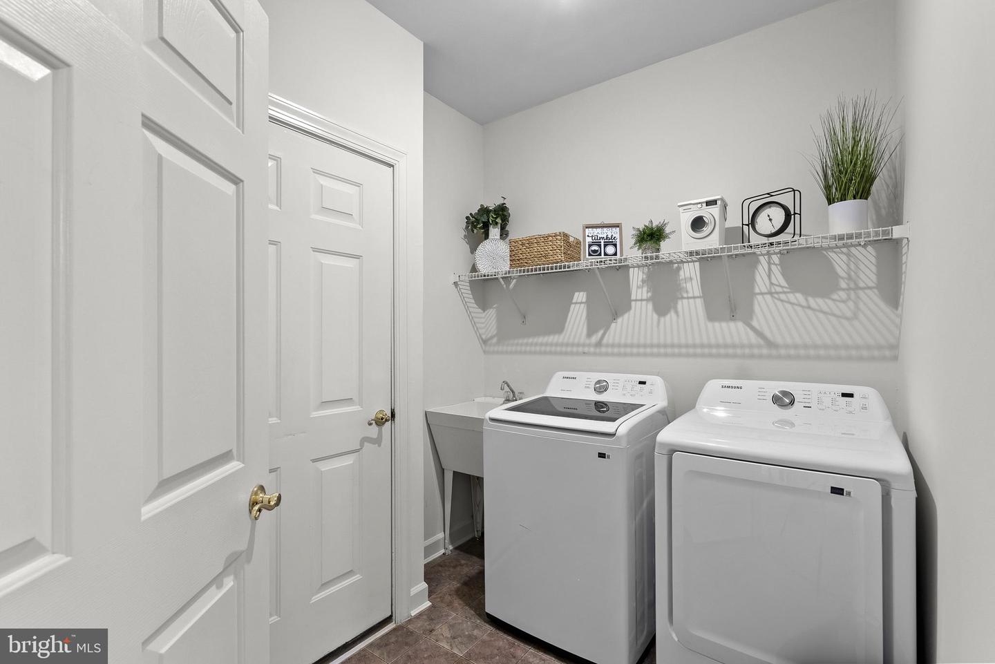 15151 GAFFNEY CIR, GAINESVILLE, Virginia 20155, 3 Bedrooms Bedrooms, ,3 BathroomsBathrooms,Residential,For sale,15151 GAFFNEY CIR,VAPW2099258 MLS # VAPW2099258