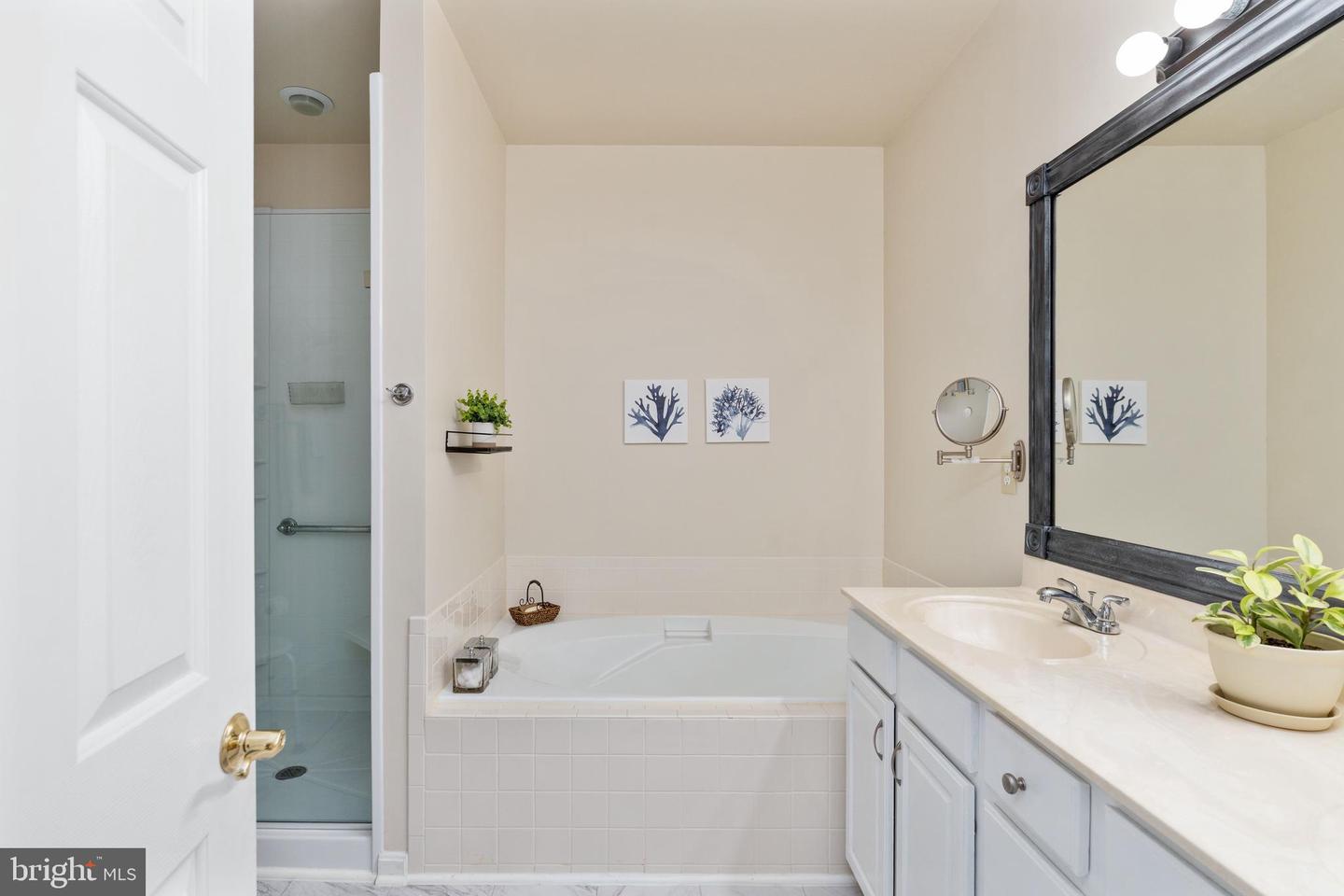 11200 N SCOTTWOOD LN, FREDERICKSBURG, Virginia 22407, 2 Bedrooms Bedrooms, 9 Rooms Rooms,2 BathroomsBathrooms,Residential,For sale,11200 N SCOTTWOOD LN,VASP2034722 MLS # VASP2034722