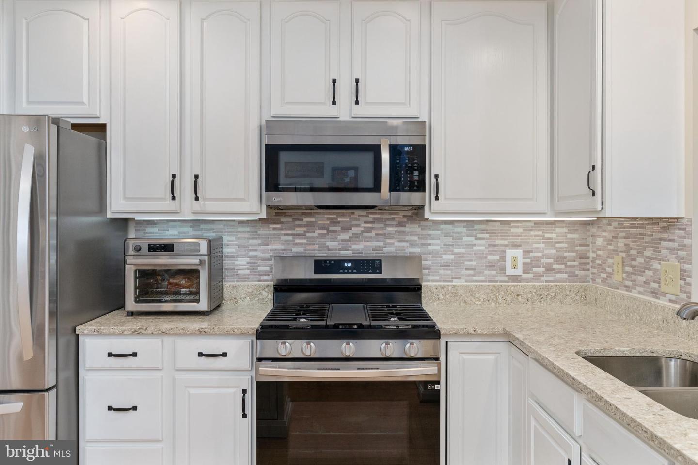 11200 N SCOTTWOOD LN, FREDERICKSBURG, Virginia 22407, 2 Bedrooms Bedrooms, 9 Rooms Rooms,2 BathroomsBathrooms,Residential,For sale,11200 N SCOTTWOOD LN,VASP2034722 MLS # VASP2034722