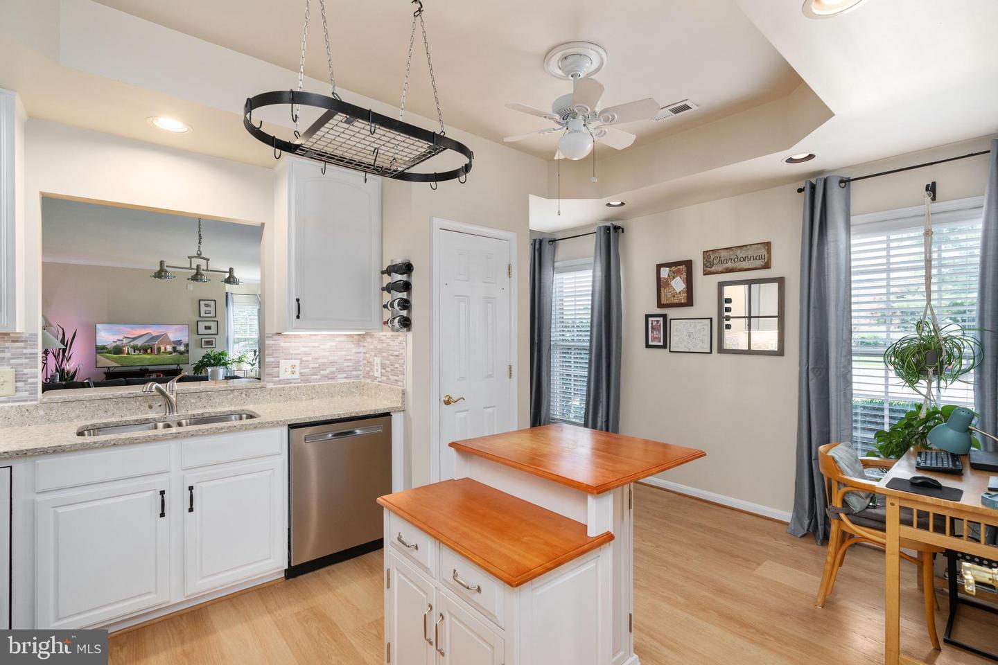 11200 N SCOTTWOOD LN, FREDERICKSBURG, Virginia 22407, 2 Bedrooms Bedrooms, 9 Rooms Rooms,2 BathroomsBathrooms,Residential,For sale,11200 N SCOTTWOOD LN,VASP2034722 MLS # VASP2034722