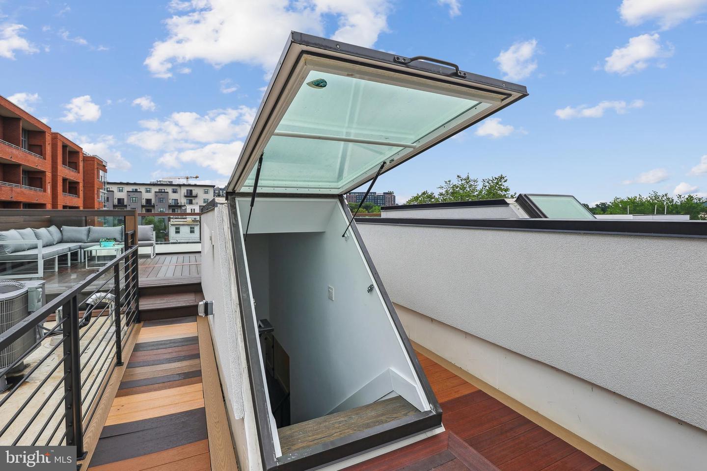 304 K ST NE #2PH, WASHINGTON, District Of Columbia 20002, 3 Bedrooms Bedrooms, ,4 BathroomsBathrooms,Residential,For sale,304 K ST NE #2PH,DCDC2210644 MLS # DCDC2210644