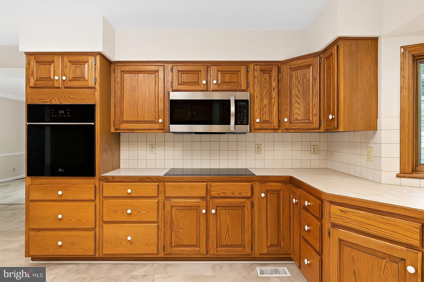 22 BRADDOCK DR, FREDERICKSBURG, Virginia 22405, 4 Bedrooms Bedrooms, ,3 BathroomsBathrooms,Residential,For sale,22 BRADDOCK DR,VAST2040882 MLS # VAST2040882