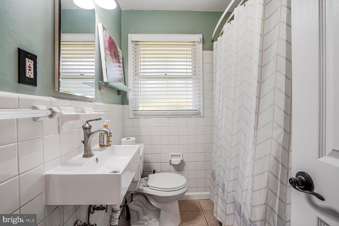 6612 KEENE DR, SPRINGFIELD, Virginia 22152, 3 Bedrooms Bedrooms, ,2 BathroomsBathrooms,Residential,For sale,6612 KEENE DR,VAFX2255782 MLS # VAFX2255782