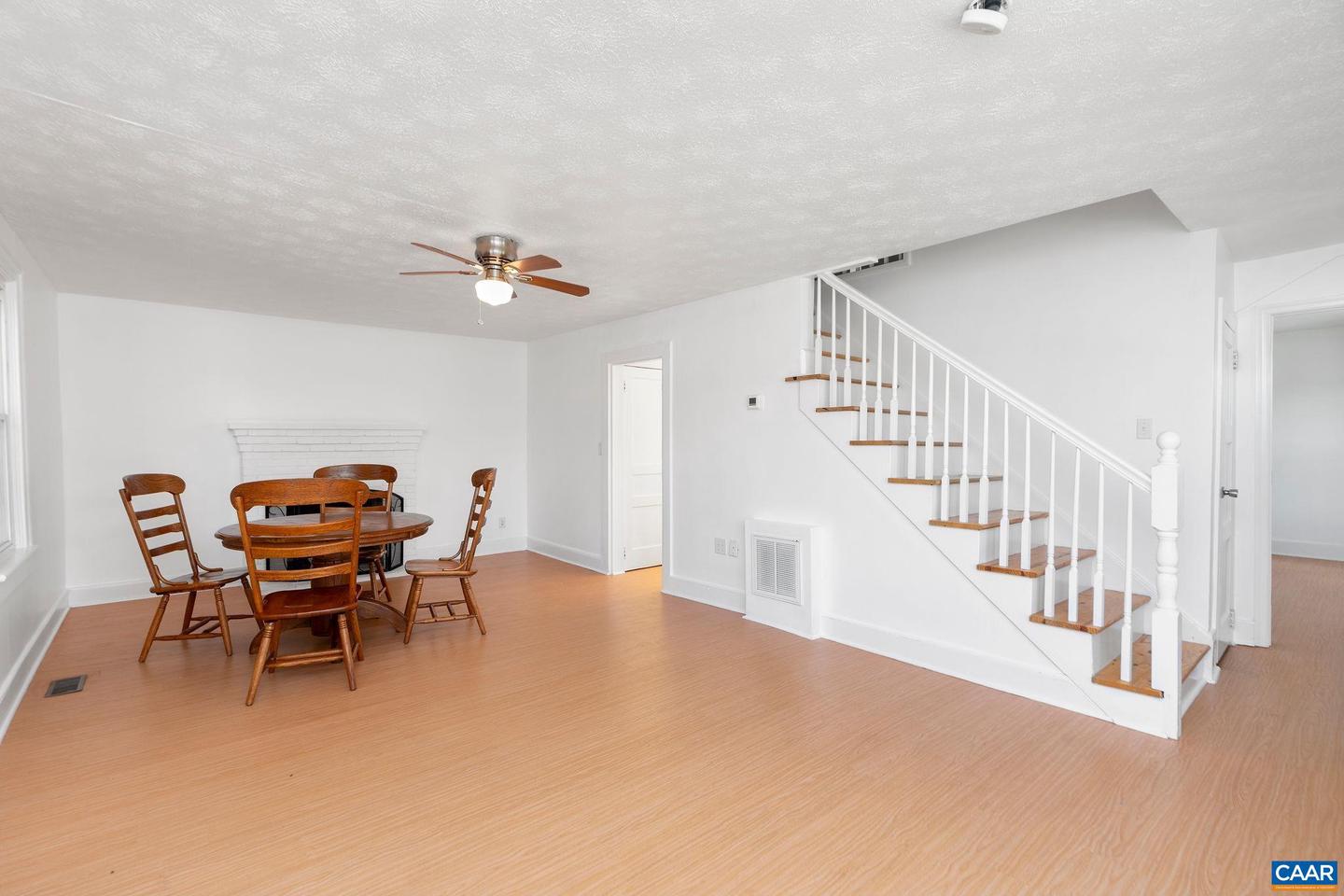 31 BEVERLEY CT, STAUNTON, Virginia 24401, 3 Bedrooms Bedrooms, ,1 BathroomBathrooms,Residential,For sale,31 BEVERLEY CT,666811 MLS # 666811