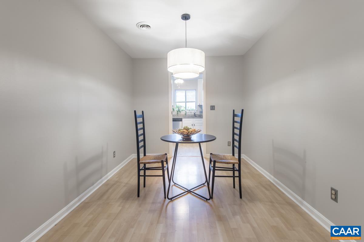 943 SOUTHAMPTON DR, CHARLOTTESVILLE, Virginia 22901, 3 Bedrooms Bedrooms, ,2 BathroomsBathrooms,Residential,For sale,943 SOUTHAMPTON DR,666813 MLS # 666813