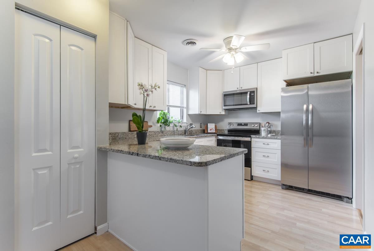 943 SOUTHAMPTON DR, CHARLOTTESVILLE, Virginia 22901, 3 Bedrooms Bedrooms, ,2 BathroomsBathrooms,Residential,For sale,943 SOUTHAMPTON DR,666813 MLS # 666813