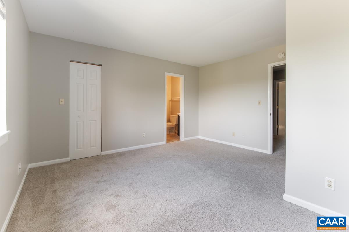 943 SOUTHAMPTON DR, CHARLOTTESVILLE, Virginia 22901, 3 Bedrooms Bedrooms, ,2 BathroomsBathrooms,Residential,For sale,943 SOUTHAMPTON DR,666813 MLS # 666813