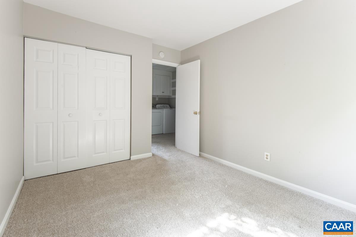943 SOUTHAMPTON DR, CHARLOTTESVILLE, Virginia 22901, 3 Bedrooms Bedrooms, ,2 BathroomsBathrooms,Residential,For sale,943 SOUTHAMPTON DR,666813 MLS # 666813
