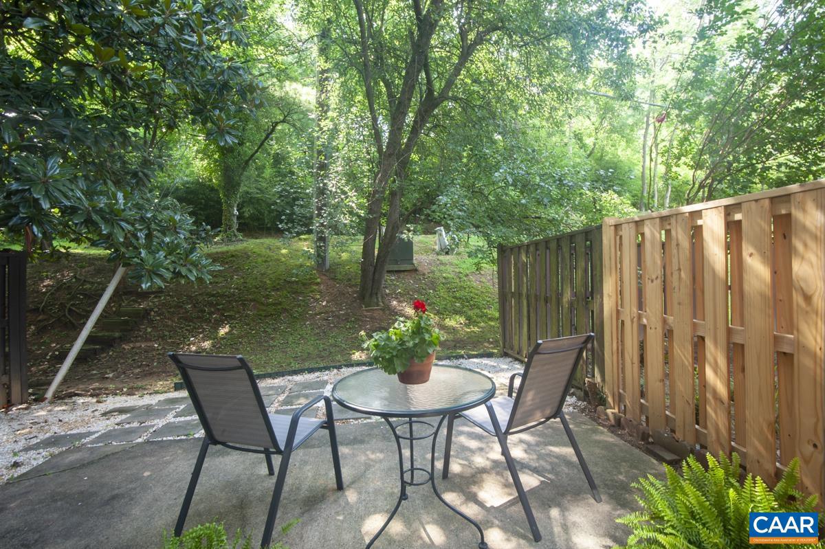 943 SOUTHAMPTON DR, CHARLOTTESVILLE, Virginia 22901, 3 Bedrooms Bedrooms, ,2 BathroomsBathrooms,Residential,For sale,943 SOUTHAMPTON DR,666813 MLS # 666813