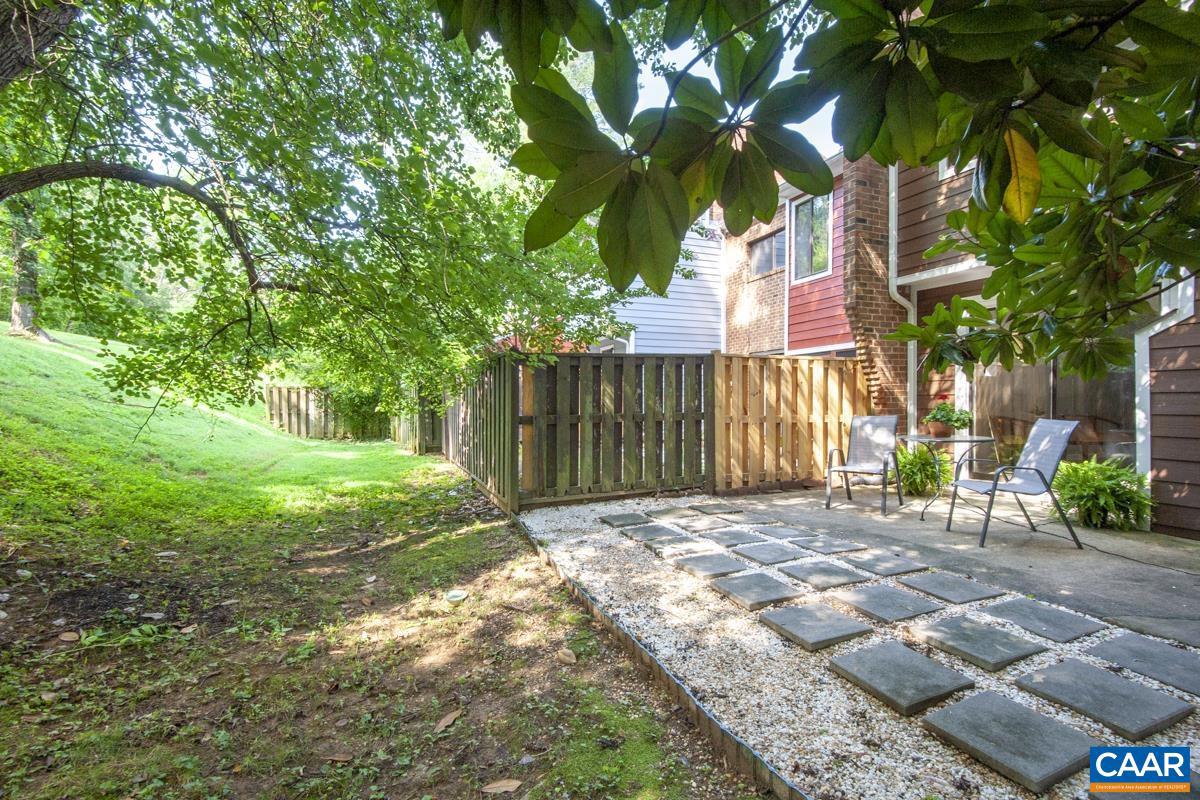 943 SOUTHAMPTON DR, CHARLOTTESVILLE, Virginia 22901, 3 Bedrooms Bedrooms, ,2 BathroomsBathrooms,Residential,For sale,943 SOUTHAMPTON DR,666813 MLS # 666813