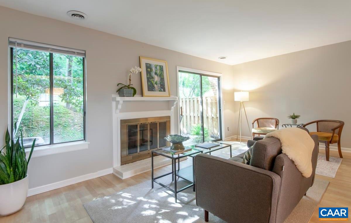 943 SOUTHAMPTON DR, CHARLOTTESVILLE, Virginia 22901, 3 Bedrooms Bedrooms, ,2 BathroomsBathrooms,Residential,For sale,943 SOUTHAMPTON DR,666813 MLS # 666813