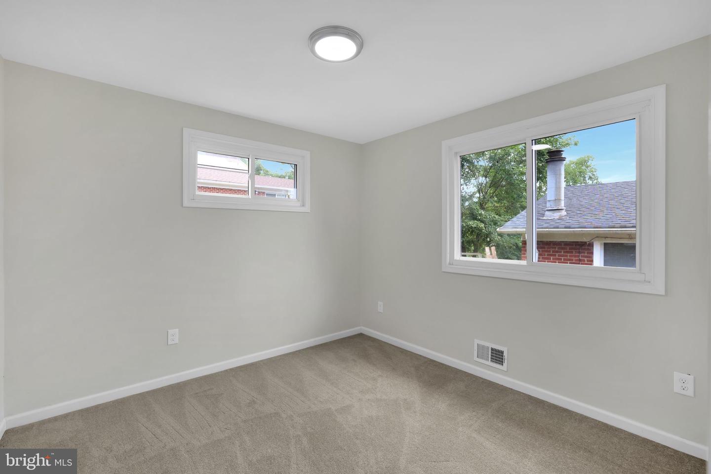 500 47TH PL NE, WASHINGTON, District Of Columbia 20019, 4 Bedrooms Bedrooms, ,3 BathroomsBathrooms,Residential,For sale,500 47TH PL NE,DCDC2210400 MLS # DCDC2210400