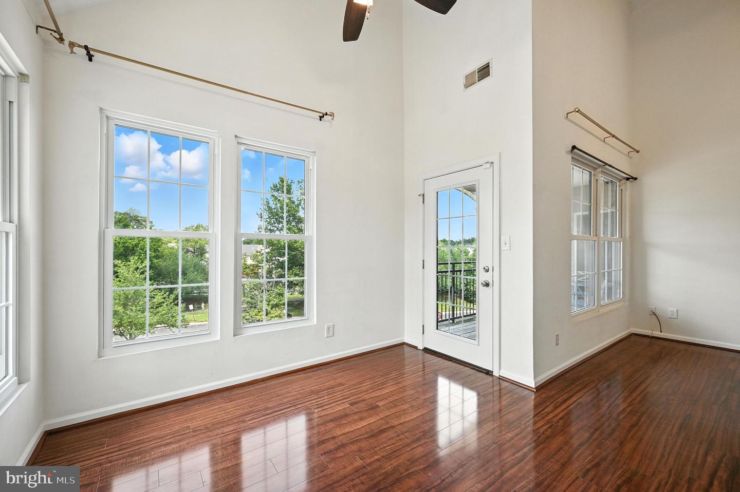 46598 DRYSDALE TER #302, STERLING, Virginia 20165, 2 Bedrooms Bedrooms, ,3 BathroomsBathrooms,Residential,For sale,46598 DRYSDALE TER #302,VALO2102230 MLS # VALO2102230