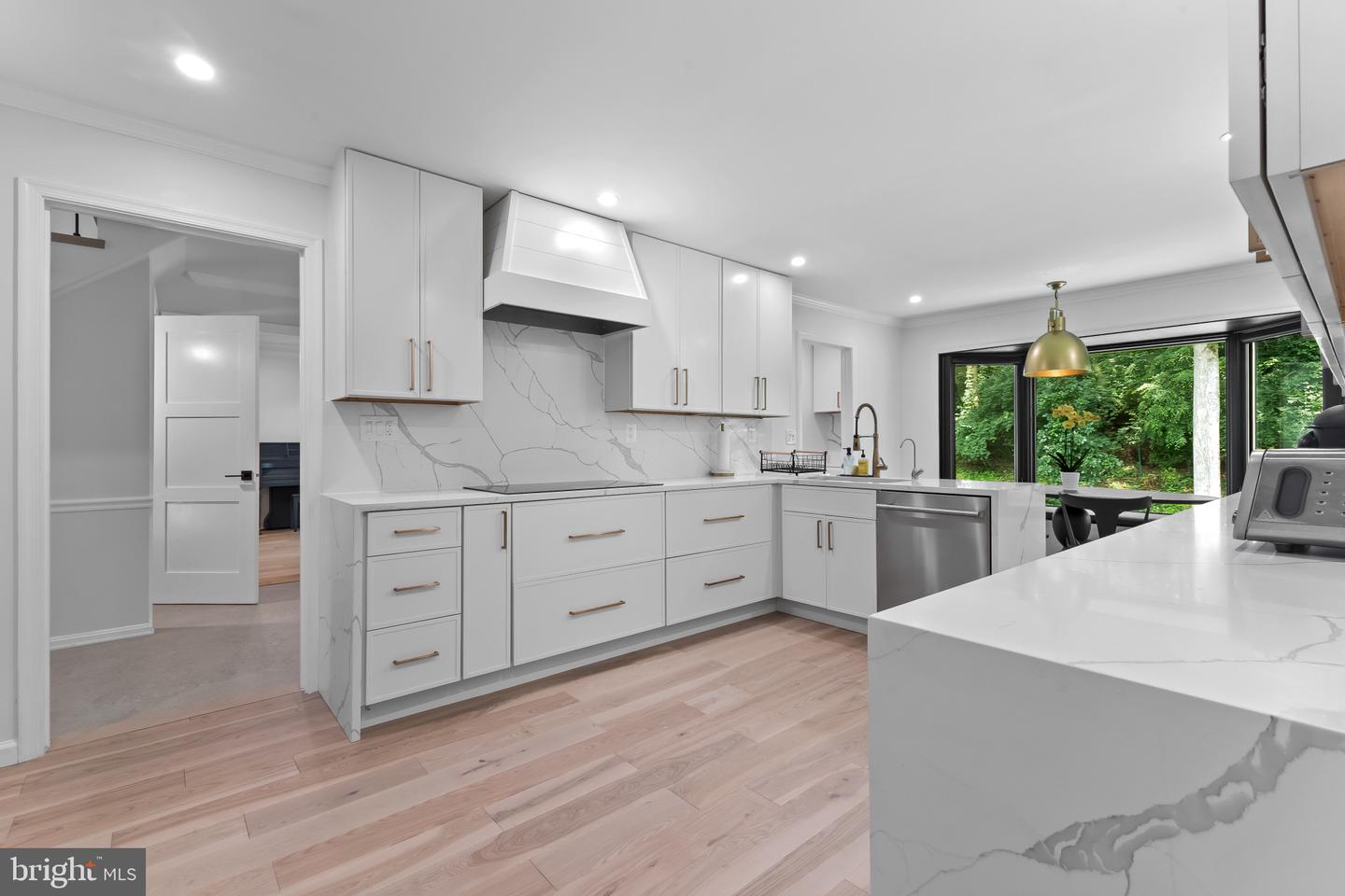 8908 LYNNHURST DR, FAIRFAX, Virginia 22031, 6 Bedrooms Bedrooms, ,4 BathroomsBathrooms,Residential,For sale,8908 LYNNHURST DR,VAFX2255626 MLS # VAFX2255626