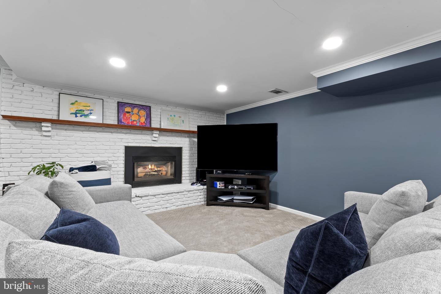 8908 LYNNHURST DR, FAIRFAX, Virginia 22031, 6 Bedrooms Bedrooms, ,4 BathroomsBathrooms,Residential,For sale,8908 LYNNHURST DR,VAFX2255626 MLS # VAFX2255626