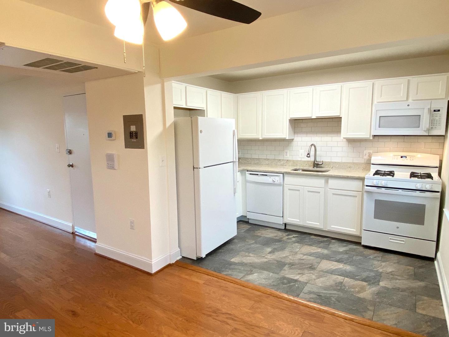1801 BELLE VIEW BLVD #C2, ALEXANDRIA, Virginia 22307, 2 Bedrooms Bedrooms, ,1 BathroomBathrooms,Residential,For sale,1801 BELLE VIEW BLVD #C2,VAFX2255666 MLS # VAFX2255666