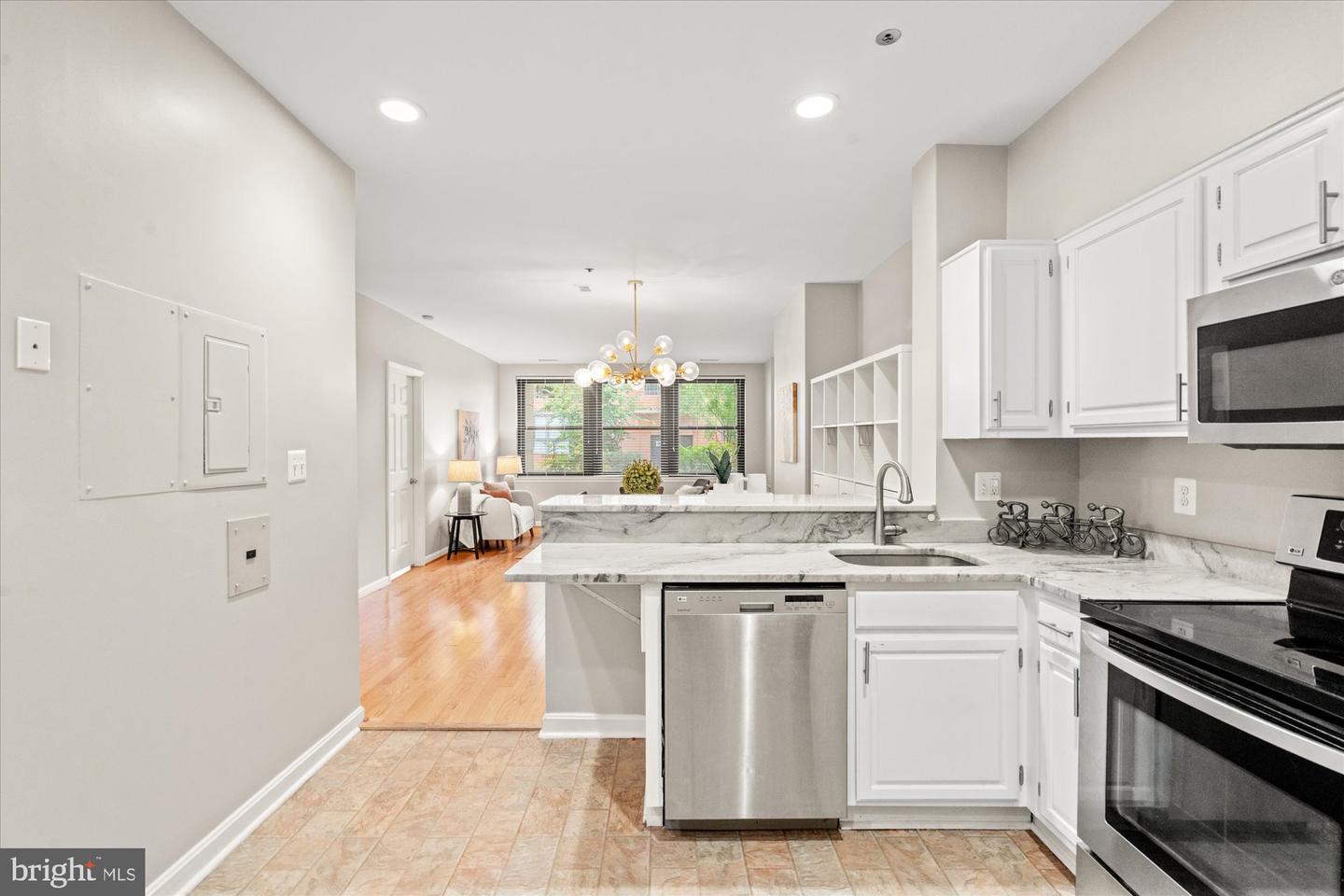 1200 BRADDOCK PL #111, ALEXANDRIA, Virginia 22314, 3 Bedrooms Bedrooms, ,2 BathroomsBathrooms,Residential,For sale,1200 BRADDOCK PL #111,VAAX2047496 MLS # VAAX2047496