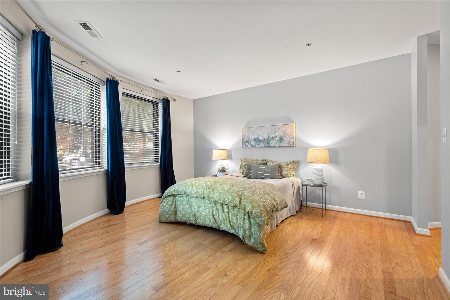 1200 BRADDOCK PL #111, ALEXANDRIA, Virginia 22314, 3 Bedrooms Bedrooms, ,2 BathroomsBathrooms,Residential,For sale,1200 BRADDOCK PL #111,VAAX2047496 MLS # VAAX2047496