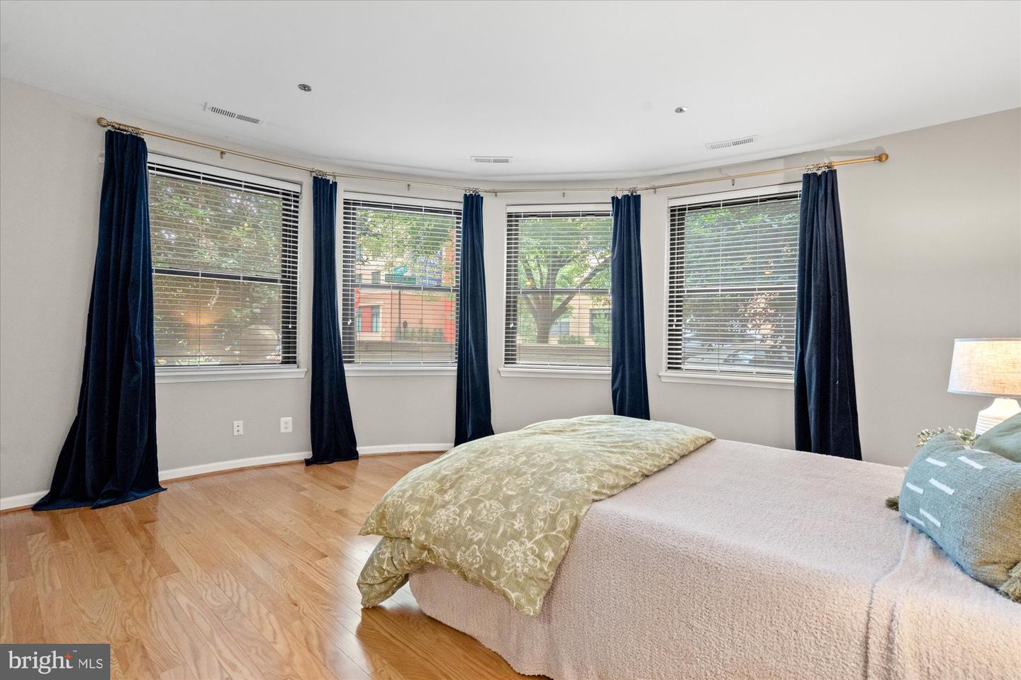 1200 BRADDOCK PL #111, ALEXANDRIA, Virginia 22314, 3 Bedrooms Bedrooms, ,2 BathroomsBathrooms,Residential,For sale,1200 BRADDOCK PL #111,VAAX2047496 MLS # VAAX2047496