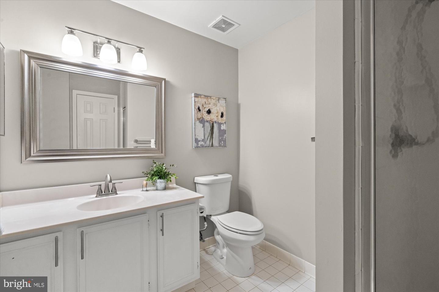 1200 BRADDOCK PL #111, ALEXANDRIA, Virginia 22314, 3 Bedrooms Bedrooms, ,2 BathroomsBathrooms,Residential,For sale,1200 BRADDOCK PL #111,VAAX2047496 MLS # VAAX2047496