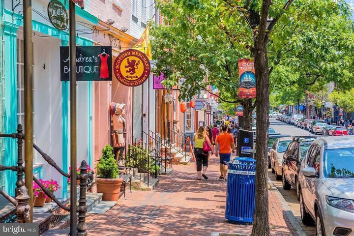 1200 BRADDOCK PL #111, ALEXANDRIA, Virginia 22314, 3 Bedrooms Bedrooms, ,2 BathroomsBathrooms,Residential,For sale,1200 BRADDOCK PL #111,VAAX2047496 MLS # VAAX2047496