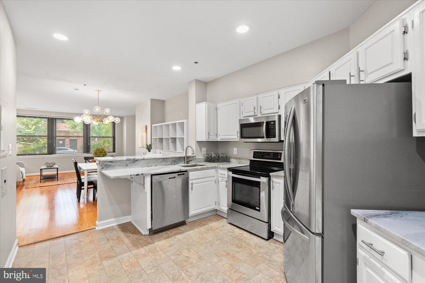 1200 BRADDOCK PL #111, ALEXANDRIA, Virginia 22314, 3 Bedrooms Bedrooms, ,2 BathroomsBathrooms,Residential,For sale,1200 BRADDOCK PL #111,VAAX2047496 MLS # VAAX2047496