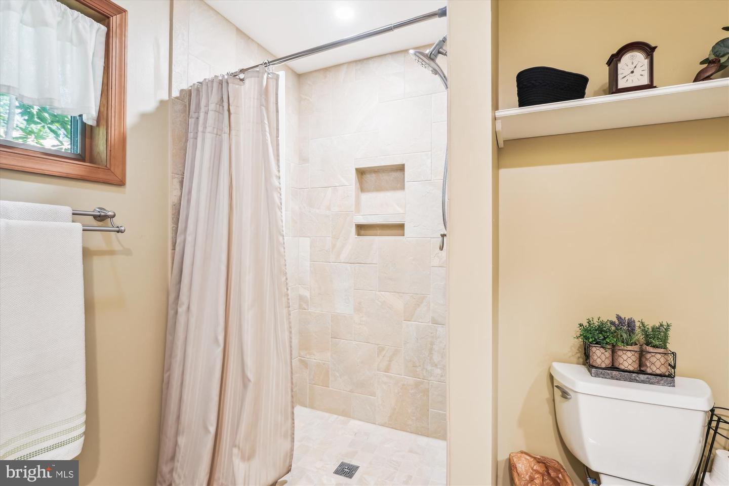 6368 YATES FORD RD, MANASSAS, Virginia 20111, 6 Bedrooms Bedrooms, ,4 BathroomsBathrooms,Residential,For sale,6368 YATES FORD RD,VAPW2099322 MLS # VAPW2099322
