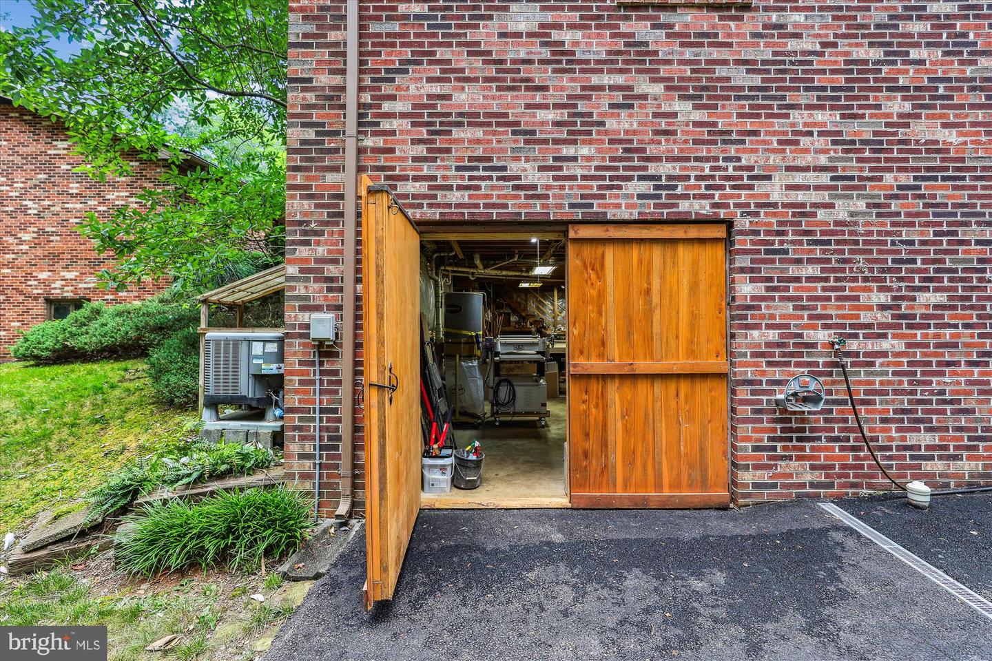 6368 YATES FORD RD, MANASSAS, Virginia 20111, 6 Bedrooms Bedrooms, ,4 BathroomsBathrooms,Residential,For sale,6368 YATES FORD RD,VAPW2099322 MLS # VAPW2099322