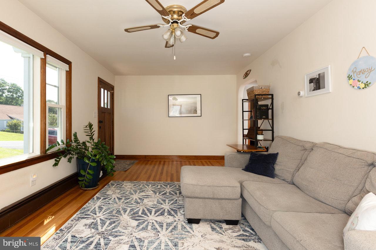 122 FRASER LN, STAUNTON, Virginia 24401, 2 Bedrooms Bedrooms, ,1 BathroomBathrooms,Residential,For sale,122 FRASER LN,VASC2000690 MLS # VASC2000690