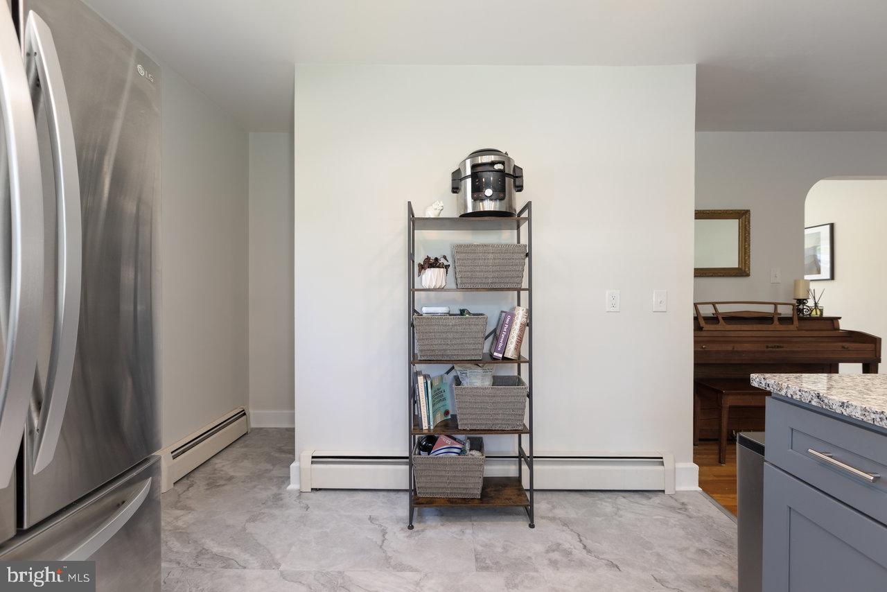 122 FRASER LN, STAUNTON, Virginia 24401, 2 Bedrooms Bedrooms, ,1 BathroomBathrooms,Residential,For sale,122 FRASER LN,VASC2000690 MLS # VASC2000690