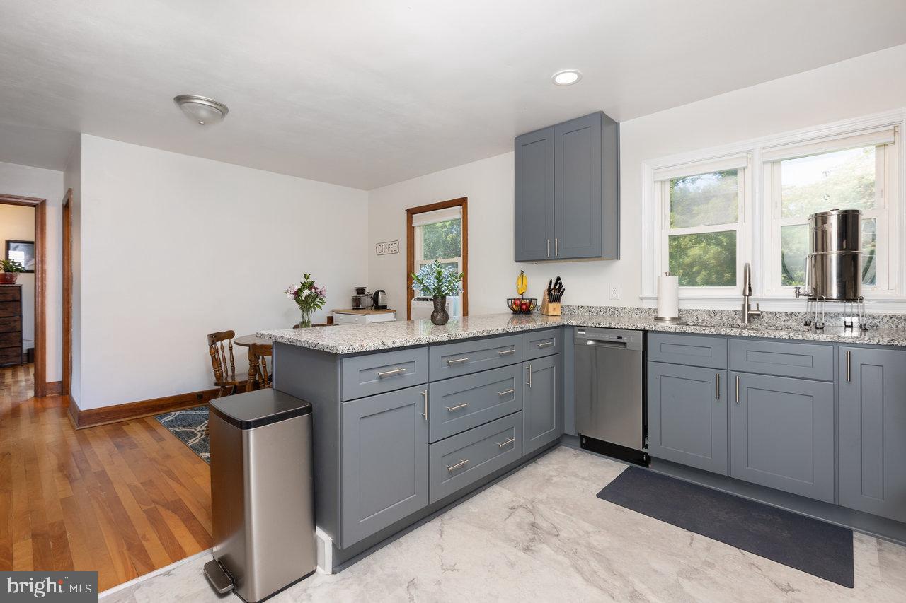 122 FRASER LN, STAUNTON, Virginia 24401, 2 Bedrooms Bedrooms, ,1 BathroomBathrooms,Residential,For sale,122 FRASER LN,VASC2000690 MLS # VASC2000690