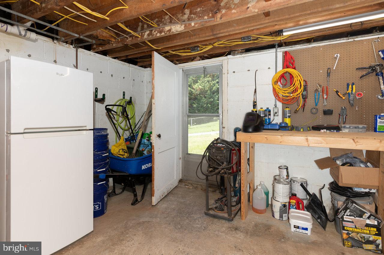 122 FRASER LN, STAUNTON, Virginia 24401, 2 Bedrooms Bedrooms, ,1 BathroomBathrooms,Residential,For sale,122 FRASER LN,VASC2000690 MLS # VASC2000690