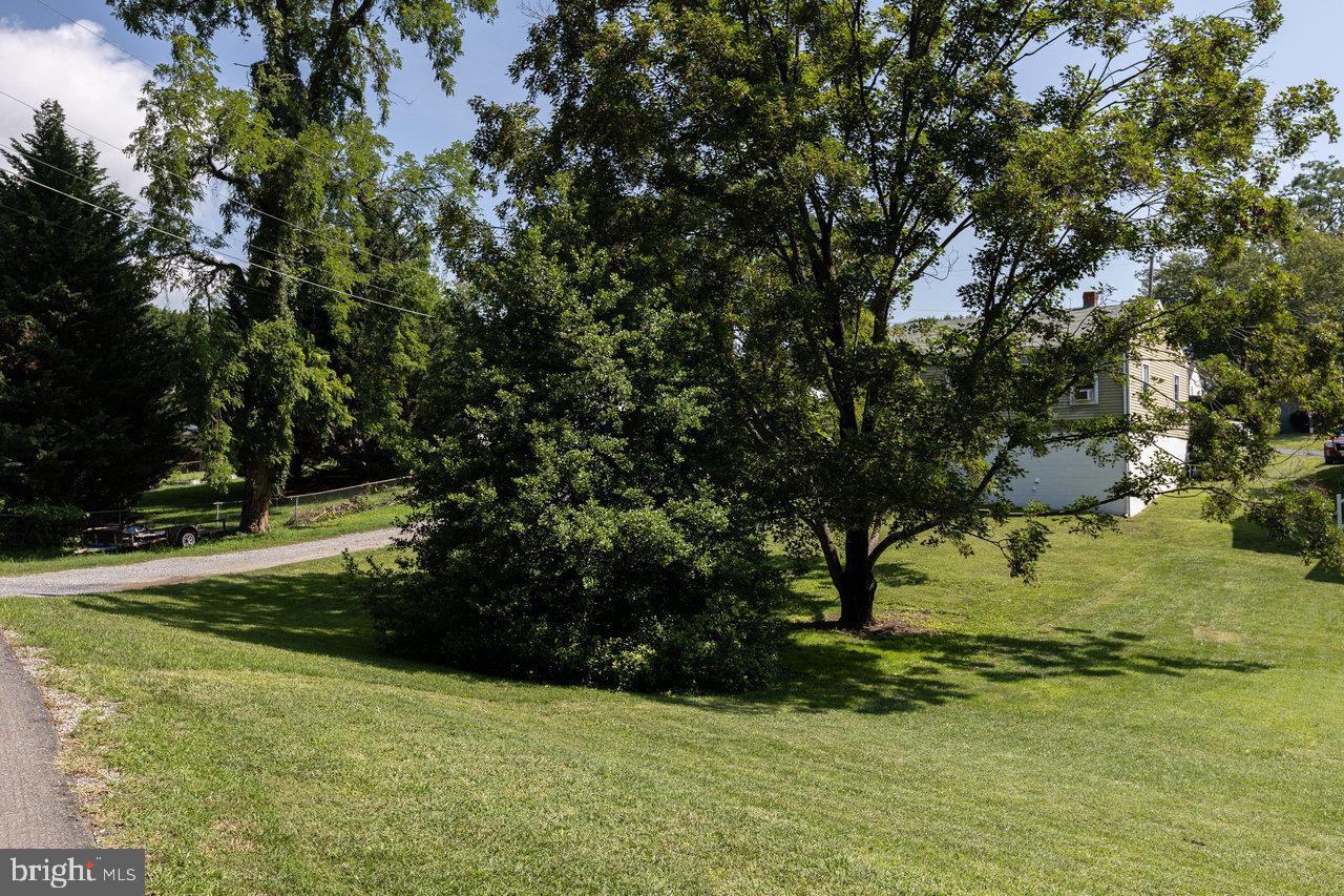 122 FRASER LN, STAUNTON, Virginia 24401, 2 Bedrooms Bedrooms, ,1 BathroomBathrooms,Residential,For sale,122 FRASER LN,VASC2000690 MLS # VASC2000690