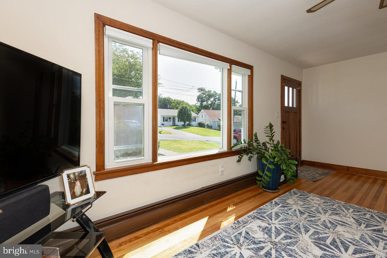 122 FRASER LN, STAUNTON, Virginia 24401, 2 Bedrooms Bedrooms, ,1 BathroomBathrooms,Residential,For sale,122 FRASER LN,VASC2000690 MLS # VASC2000690