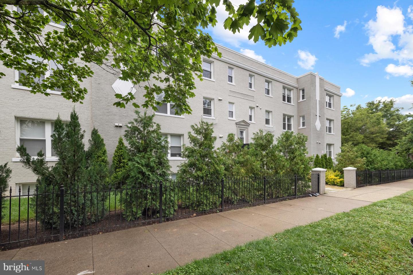 5024 9TH ST NW #301, WASHINGTON, District Of Columbia 20011, 2 Bedrooms Bedrooms, ,2 BathroomsBathrooms,Residential,For sale,5024 9TH ST NW #301,DCDC2171050 MLS # DCDC2171050