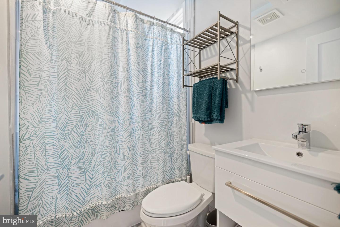 5024 9TH ST NW #301, WASHINGTON, District Of Columbia 20011, 2 Bedrooms Bedrooms, ,2 BathroomsBathrooms,Residential,For sale,5024 9TH ST NW #301,DCDC2171050 MLS # DCDC2171050