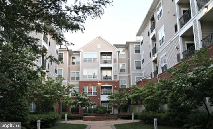4854 EISENHOWER AVE #249, ALEXANDRIA, Virginia 22304, 2 Bedrooms Bedrooms, ,1 BathroomBathrooms,Residential,For sale,4854 EISENHOWER AVE #249,VAAX2047080 MLS # VAAX2047080