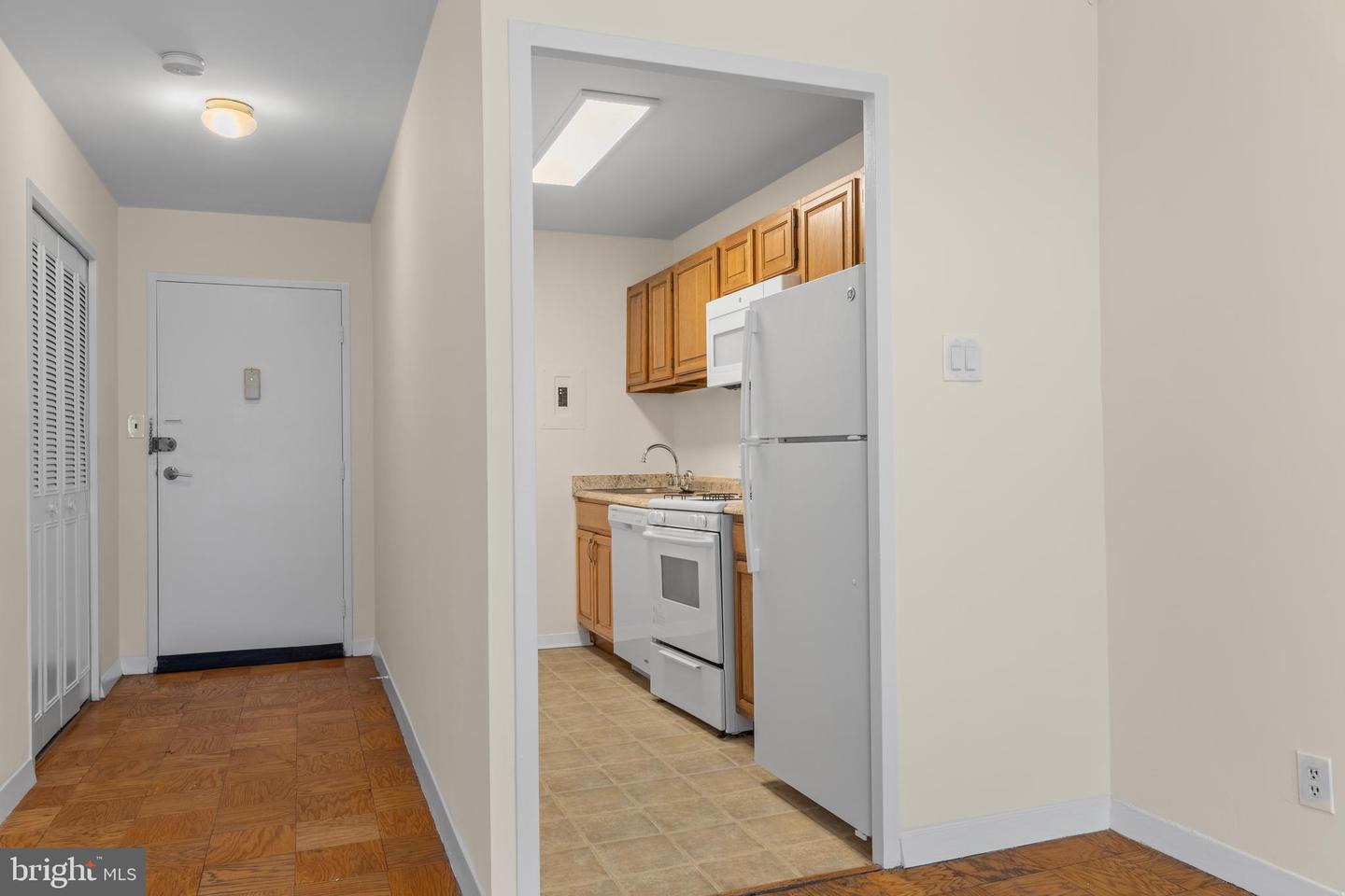 2829 CONNECTICUT AVE NW #512, WASHINGTON, District Of Columbia 20008, ,1 BathroomBathrooms,Residential,For sale,2829 CONNECTICUT AVE NW #512,DCDC2209214 MLS # DCDC2209214