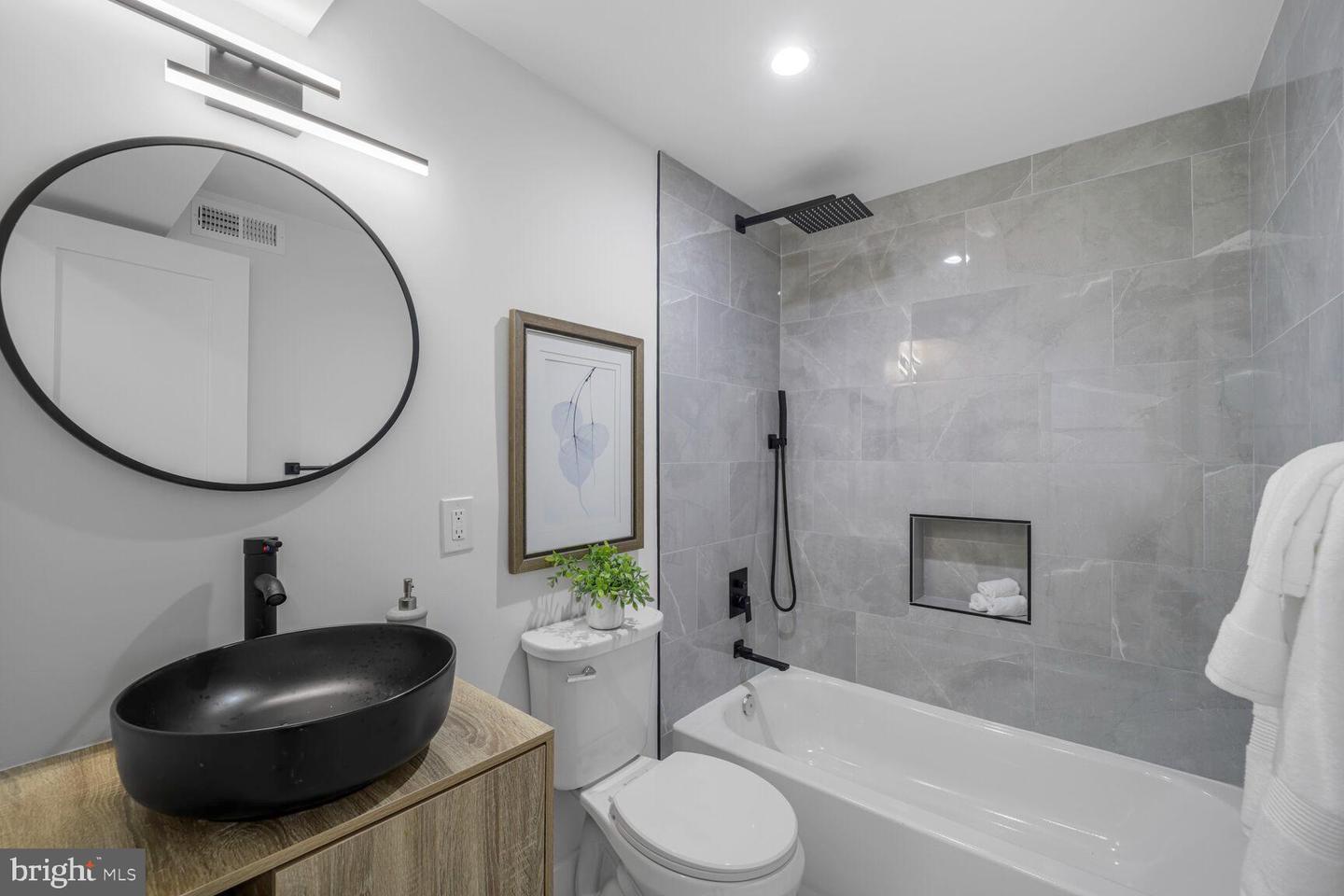 235 ASCOT PL NE, WASHINGTON, District Of Columbia 20002, 4 Bedrooms Bedrooms, ,3 BathroomsBathrooms,Residential,For sale,235 ASCOT PL NE,DCDC2209386 MLS # DCDC2209386