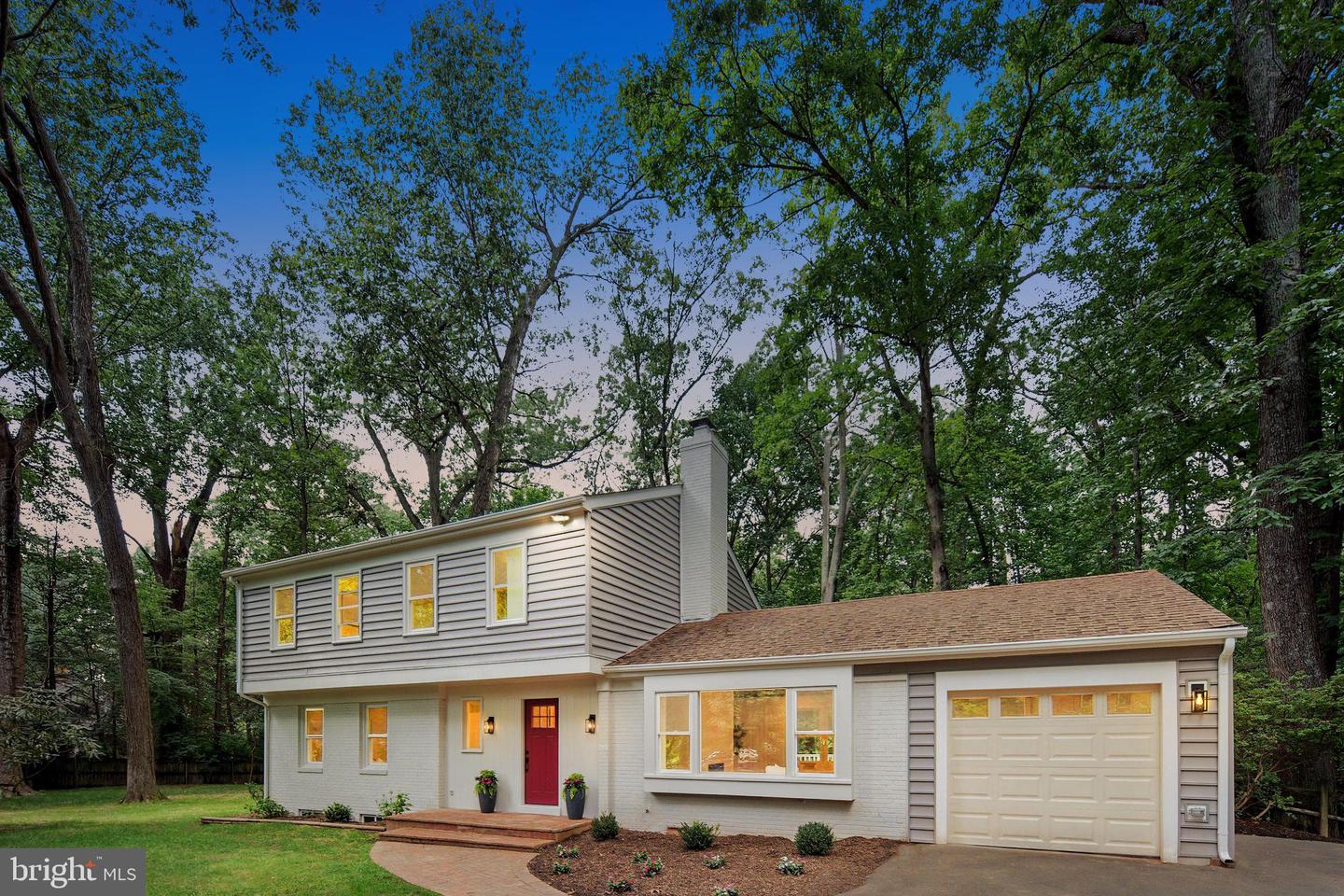 2402 BEEKAY CT, VIENNA, Virginia 22181, 5 Bedrooms Bedrooms, ,3 BathroomsBathrooms,Residential,For sale,2402 BEEKAY CT,VAFX2254290 MLS # VAFX2254290