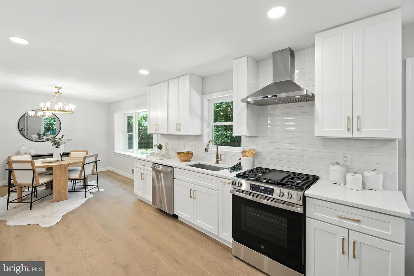2402 BEEKAY CT, VIENNA, Virginia 22181, 5 Bedrooms Bedrooms, ,3 BathroomsBathrooms,Residential,For sale,2402 BEEKAY CT,VAFX2254290 MLS # VAFX2254290