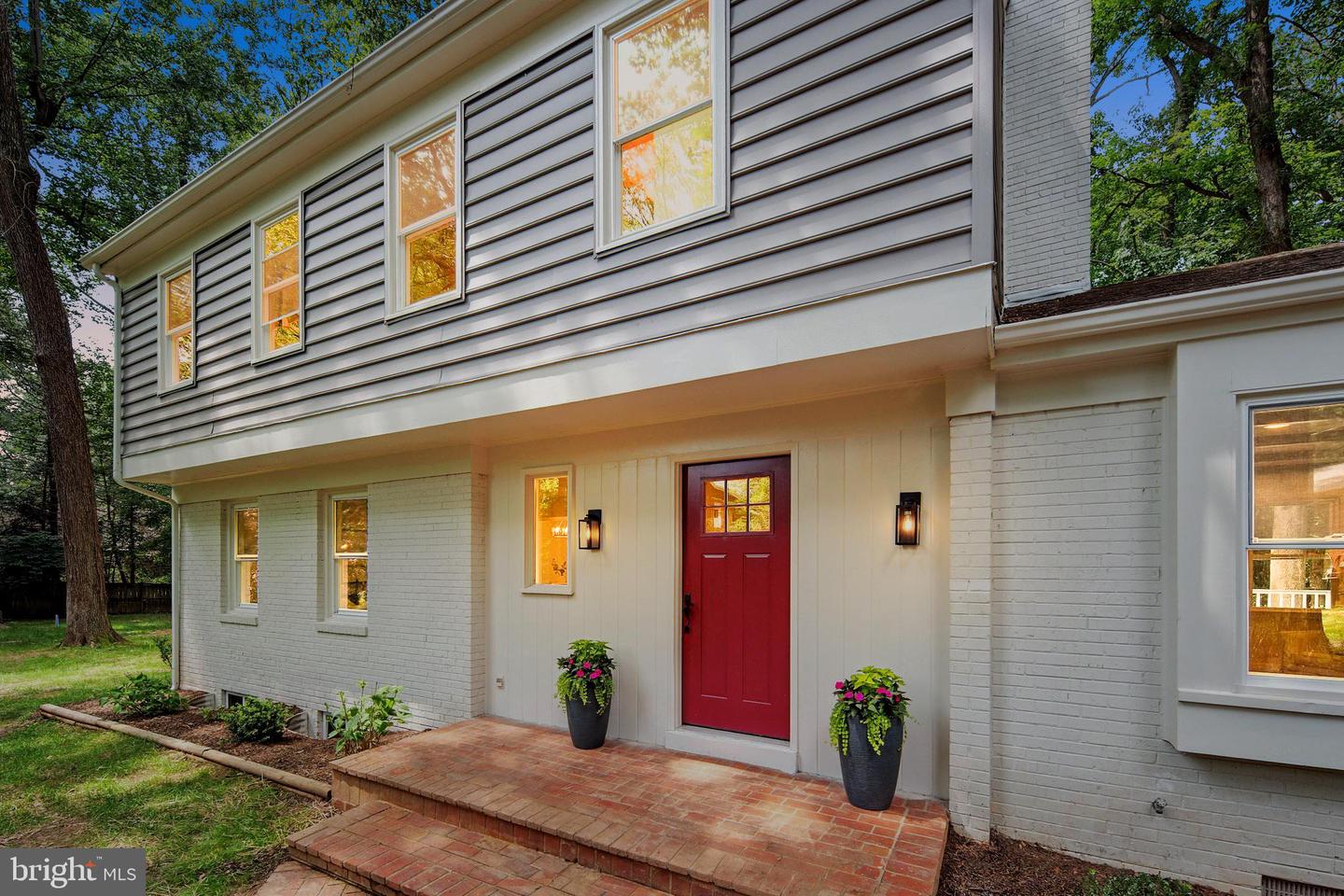 2402 BEEKAY CT, VIENNA, Virginia 22181, 5 Bedrooms Bedrooms, ,3 BathroomsBathrooms,Residential,For sale,2402 BEEKAY CT,VAFX2254290 MLS # VAFX2254290