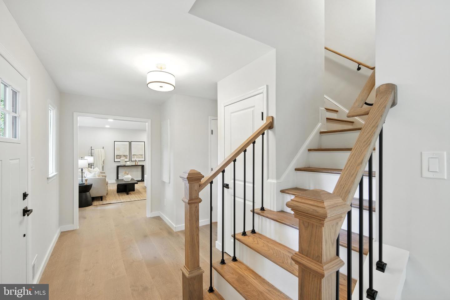 2402 BEEKAY CT, VIENNA, Virginia 22181, 5 Bedrooms Bedrooms, ,3 BathroomsBathrooms,Residential,For sale,2402 BEEKAY CT,VAFX2254290 MLS # VAFX2254290